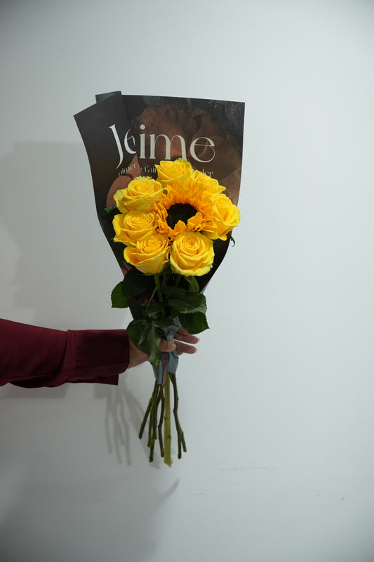 Sunshine Bliss – Yellow Rose Sunflower Bouquet