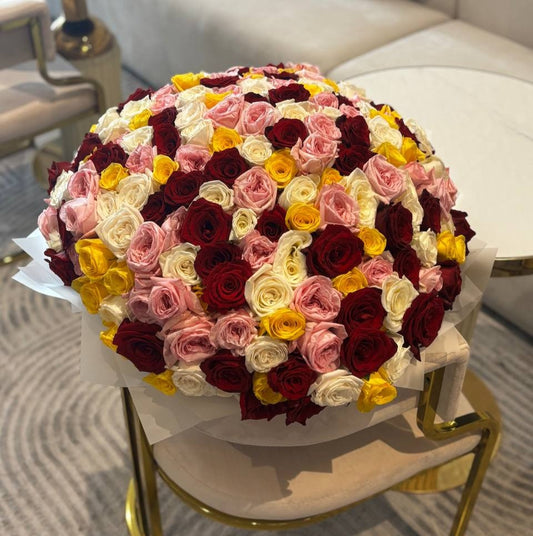 باقة جراند سبيكتروم من 200 وردة متنوعة